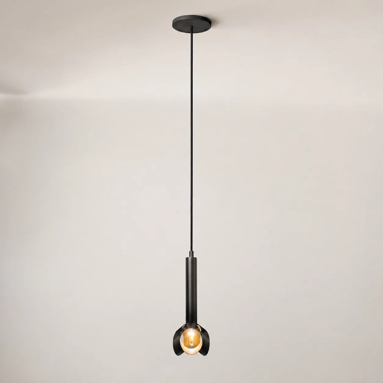 Noir Petal Metal Pendant Light image 2