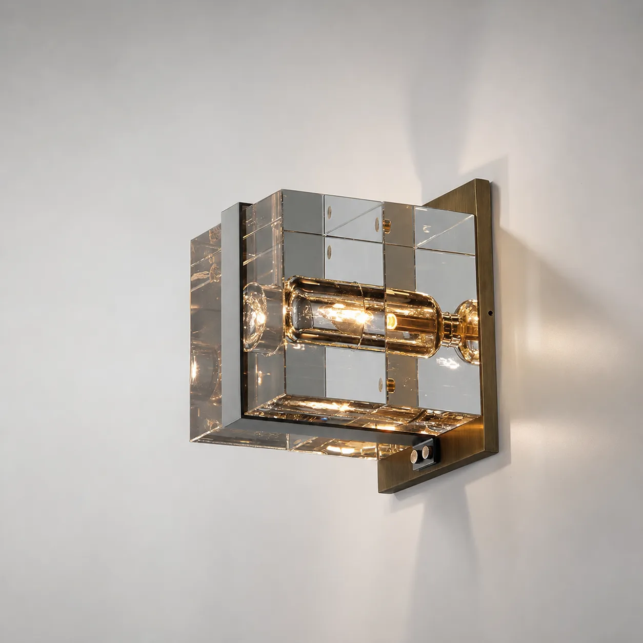 Lustrous Crystal Cube Wall Sconce image 4