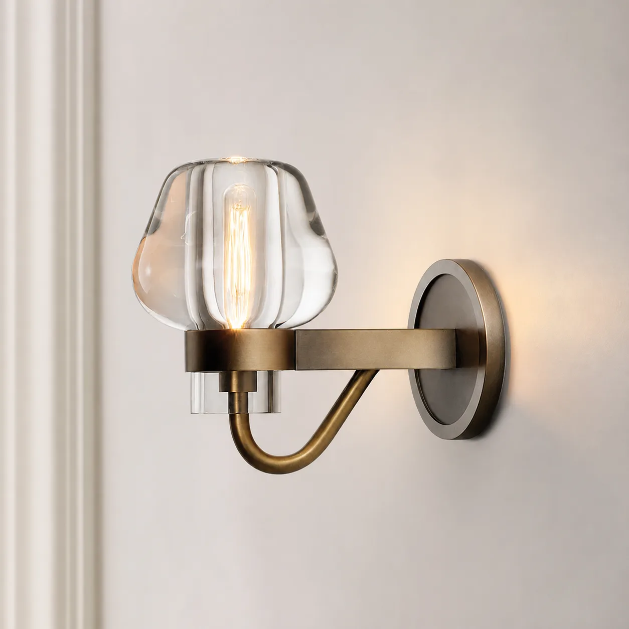 Lustrous Crystal Brass Wall Sconce image 6